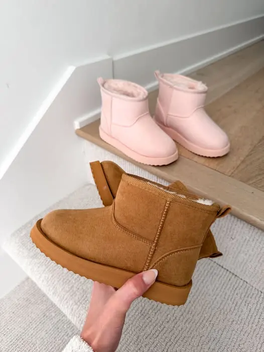 Mamas — photo from Chloe Webb's Chloe's Closet post
